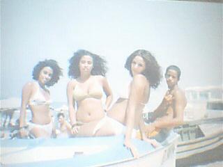 moi ,soeurette hasna ,cousine fati et cousin zizou